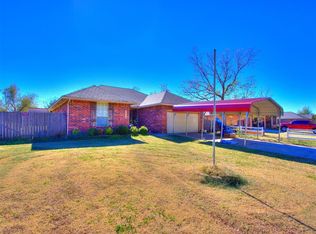 1638 E Lake Park Ln, Mustang, OK 73064