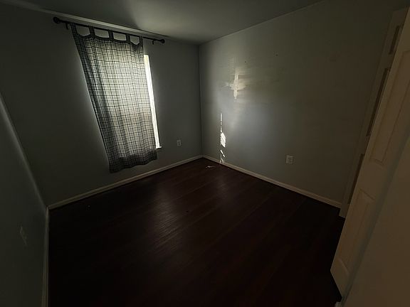 4th image of 1822 Bruce Pl SE