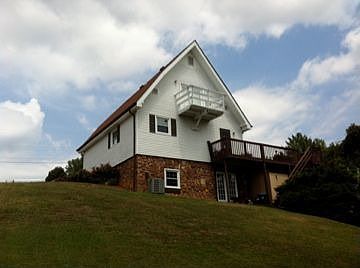 2nd image of 904 Locklaine Dr