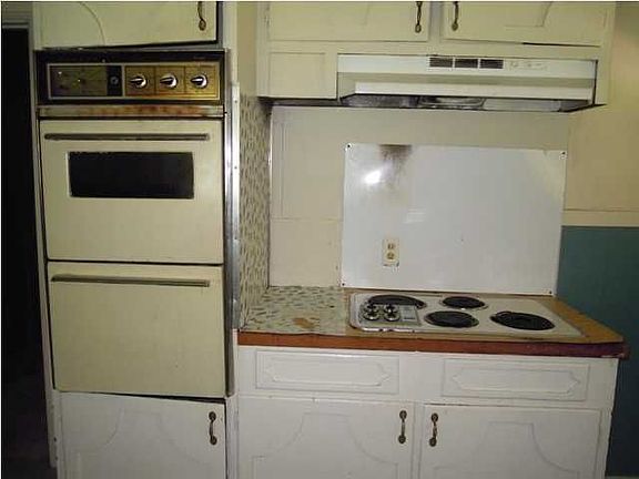 4th image of 3037 Lakewood Dr