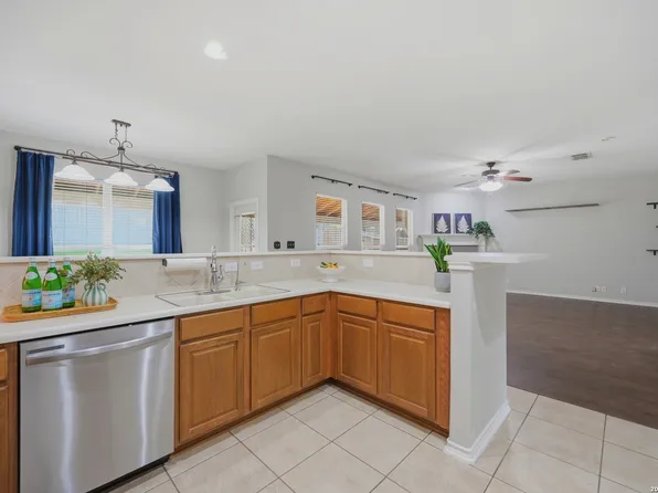 4943 Augusta Sq, San Antonio, TX 78247