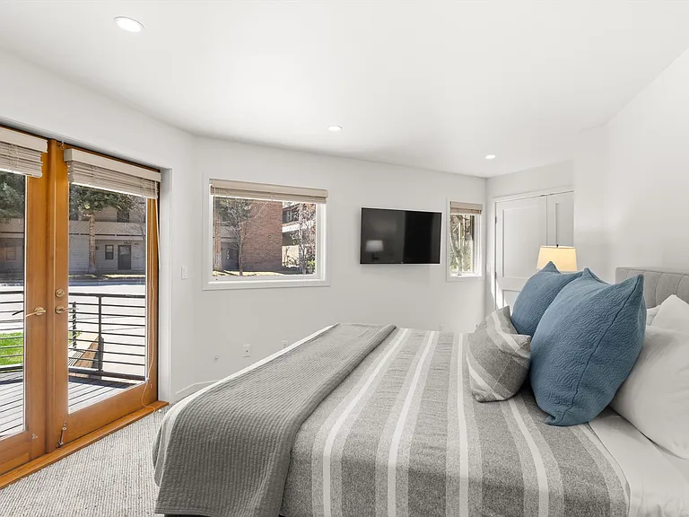 1006 E Hyman Ave #B — Photo 18