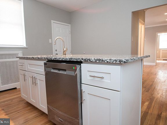 5th image of 1229 W Porter St #1