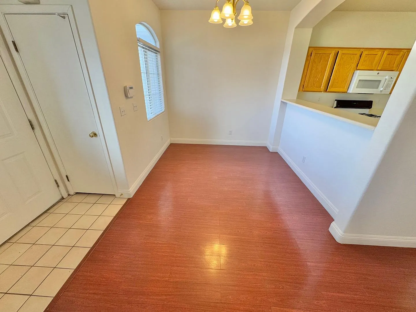 ** Super Summer Special!! $500 Off First Month's Rent** Beautiful 2 Bedroom Townhome With 2 Car G... — Photo 3