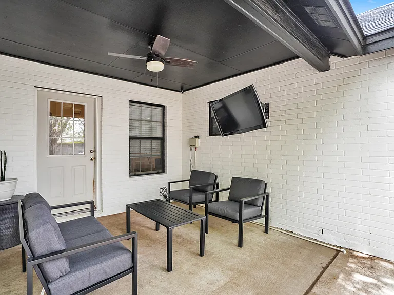 2061 Don Pascual Ln — Photo 16