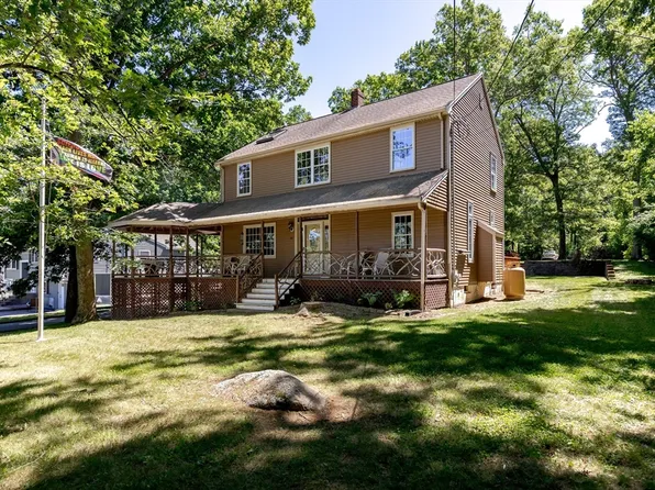 146 Mendon St, Blackstone, MA 01504