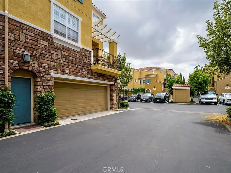 304 Terra Bella — Photo 3