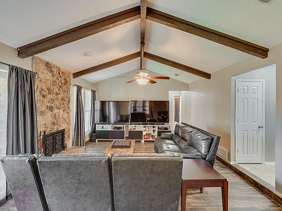 4th image of 3801 Boxwood Ct