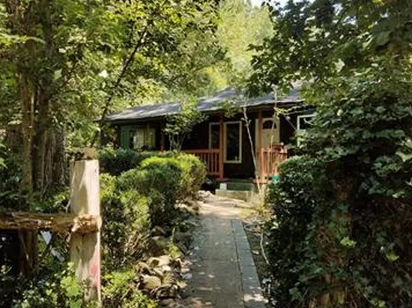 5614 Pine St, Charlotte, NC 28269