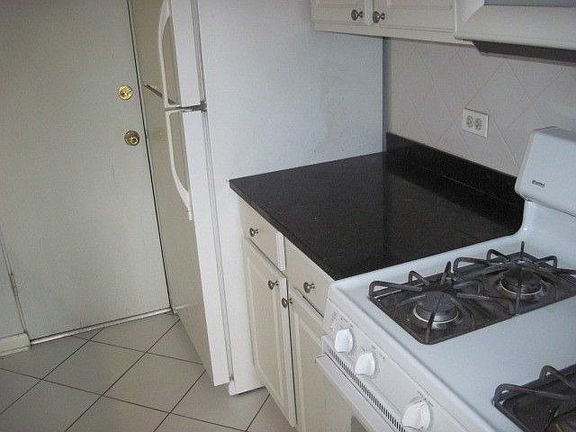 4th image of 5501 N Chester Ave Unit 22