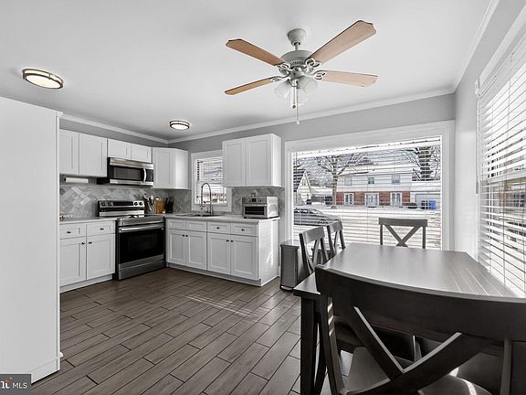 3rd image of 25 Blackwell Ln