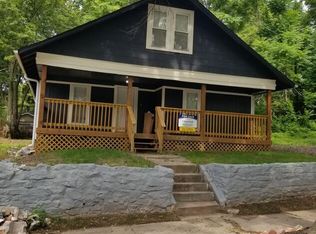 2728 Chelsea Ave, Kansas City, MO 64128