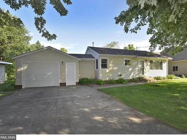 205 Sunrise Dr NE, Medford, MN 55049