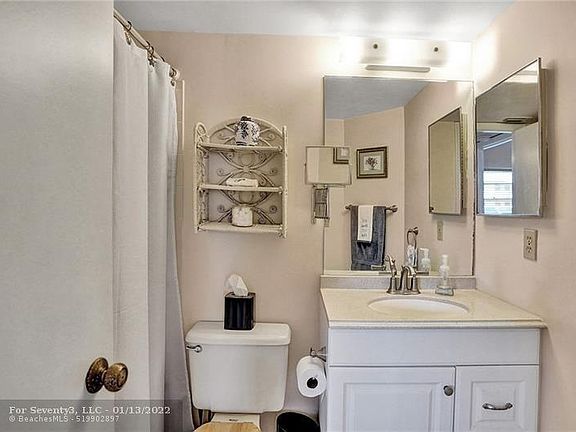 5th image of 5511 Lakeside Dr APT 106