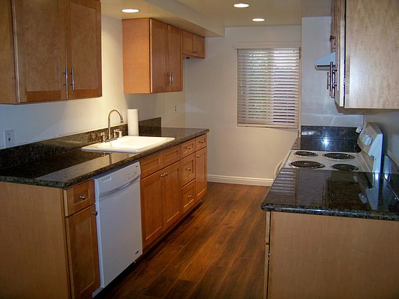 3rd image of 707 E Palm Ave #D