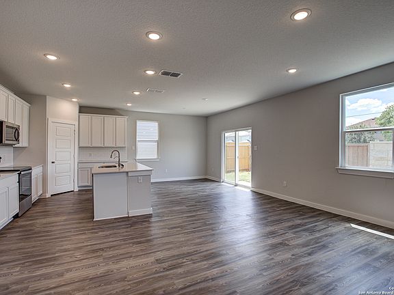 4th image of 5935 W Hausman Road Bldg #30