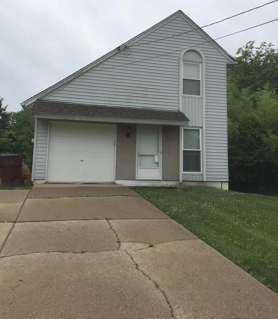 1651 W Kemper Road — Photo 1