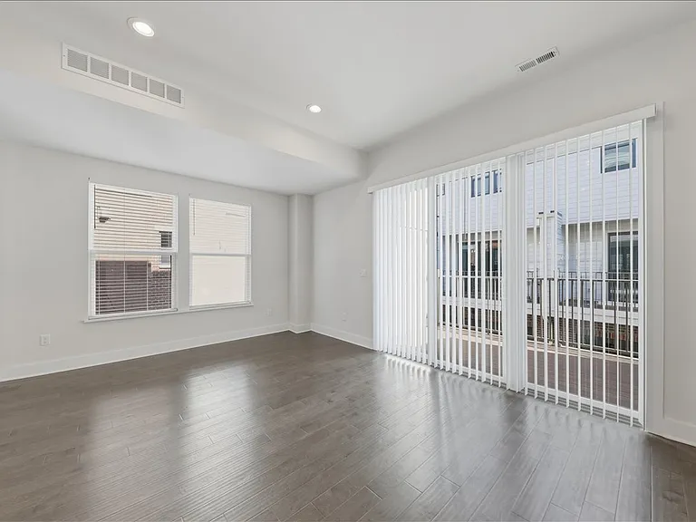 3908 Edwards Rd — Photo 21