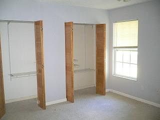4th image of 261 NE Solida Cir