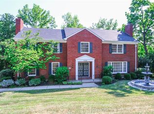 1028 Grandin Ridge Dr, Cincinnati, OH 45208