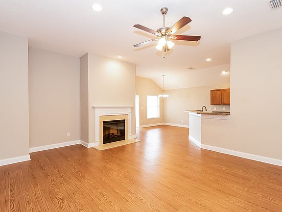 2nd image of 12099 Hayden Lakes Cir
