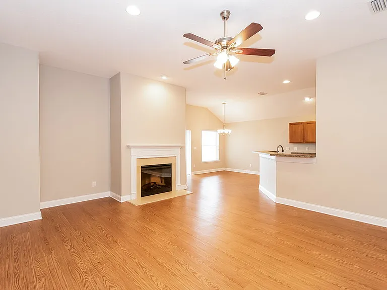 12099 Hayden Lakes Cir — Photo 2