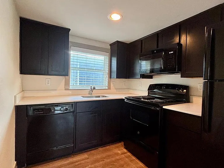 1009 Enid St #B — Photo 10