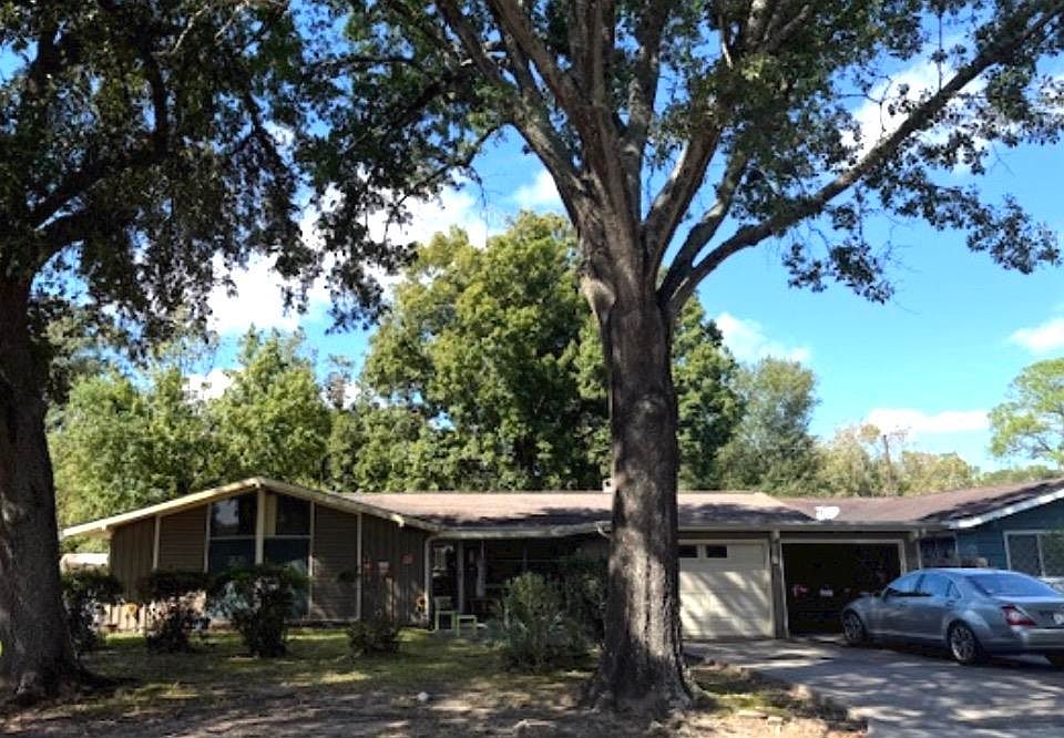 1st image of 5035 Woodlawn Dr