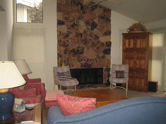 3rd image of 108 W Ponderosa Dr