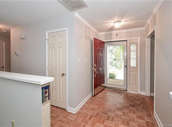 4th image of 2318 Heathershire Ln