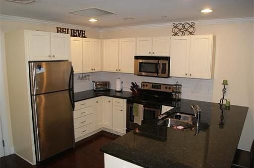 4th image of 8 Crowninshield St Unit 403