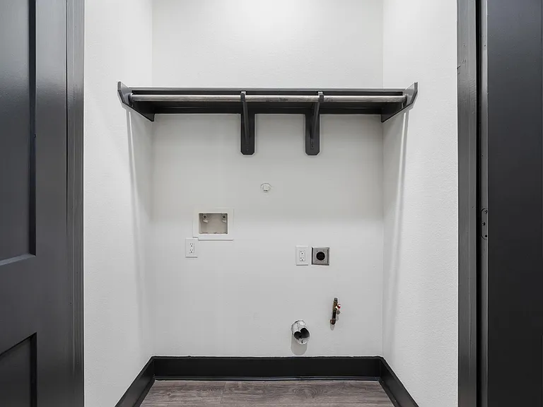 913 Panama St — Photo 13