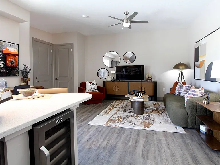Notting Hill Apartments — Photo 2