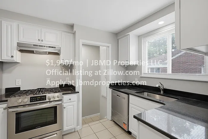 8621 Oak Park Blvd — Photo 11