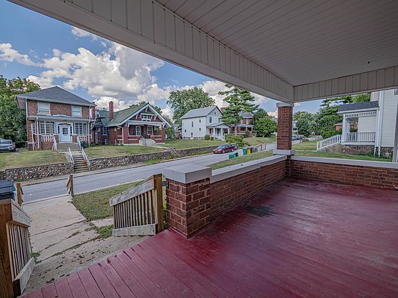 2nd image of 532 W Logan St
