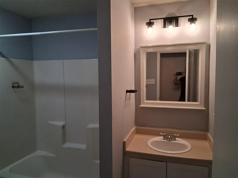 2807 W Slaughter Ln #B — Photo 3