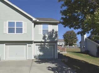 14905 Kelly Dr, Smithville, MO 64089