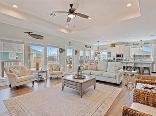 4414 Whaler Ln, Pt Bolivar, TX 77650