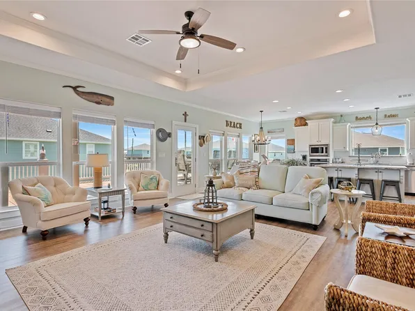 4414 Whaler Ln, Pt Bolivar, TX 77650