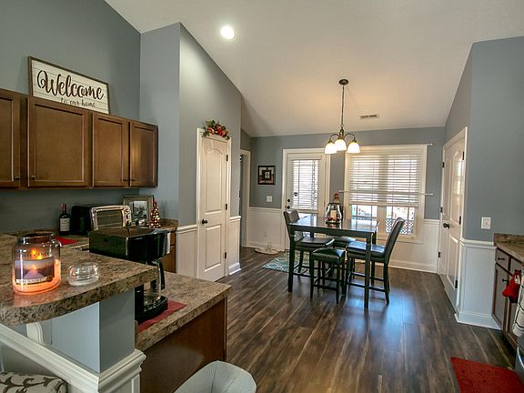 4th image of 2220 Sweet Bay Drive #A