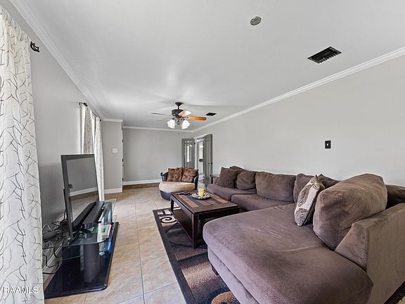 3rd image of 2309 Nichols St