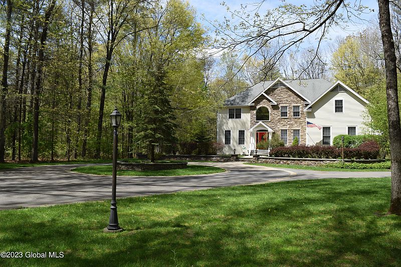 3rd image of 14 Rolling Brook Drive