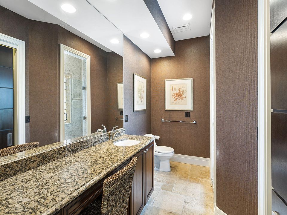 1st image of 621 SW Bay Pointe Circle