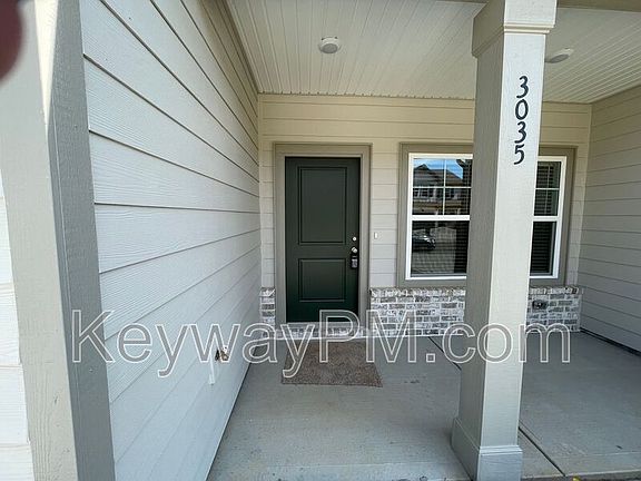 3rd image of 3035 Venetian Dr