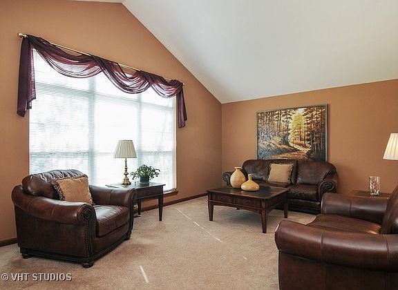 3rd image of 320 Kildere Ct
