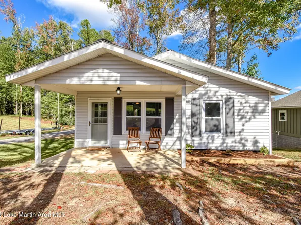 157 Beach Dr, Eclectic, AL 36024