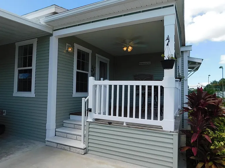 956 E Trinidad Ave — Photo 2