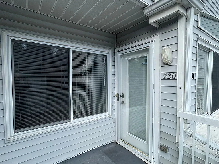 230 Heather Croft Egg Hbr — Photo 3