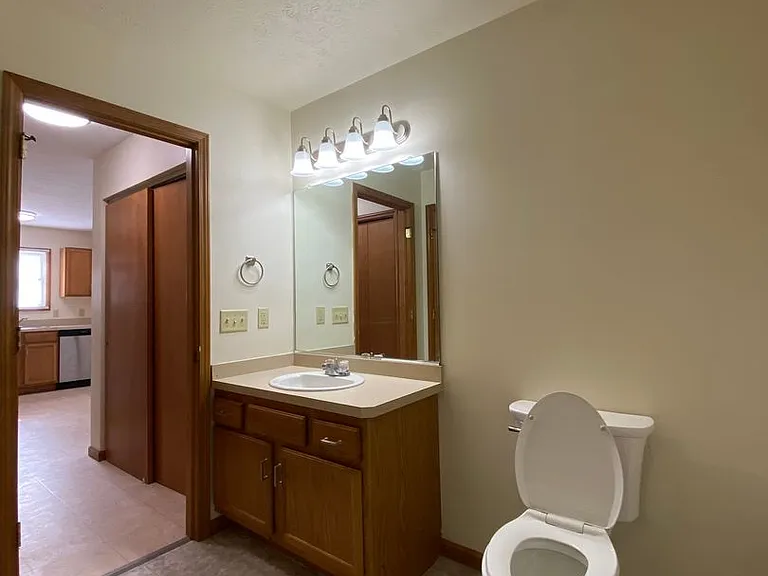 216 Stonewall Ct — Photo 35