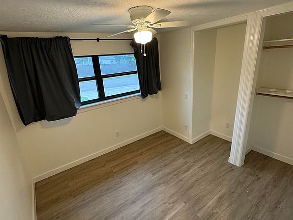 5th image of 2812 Park View Dr